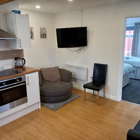Apartment With Roof Terrace Close To City Centre Cardiff Zewnętrze zdjęcie