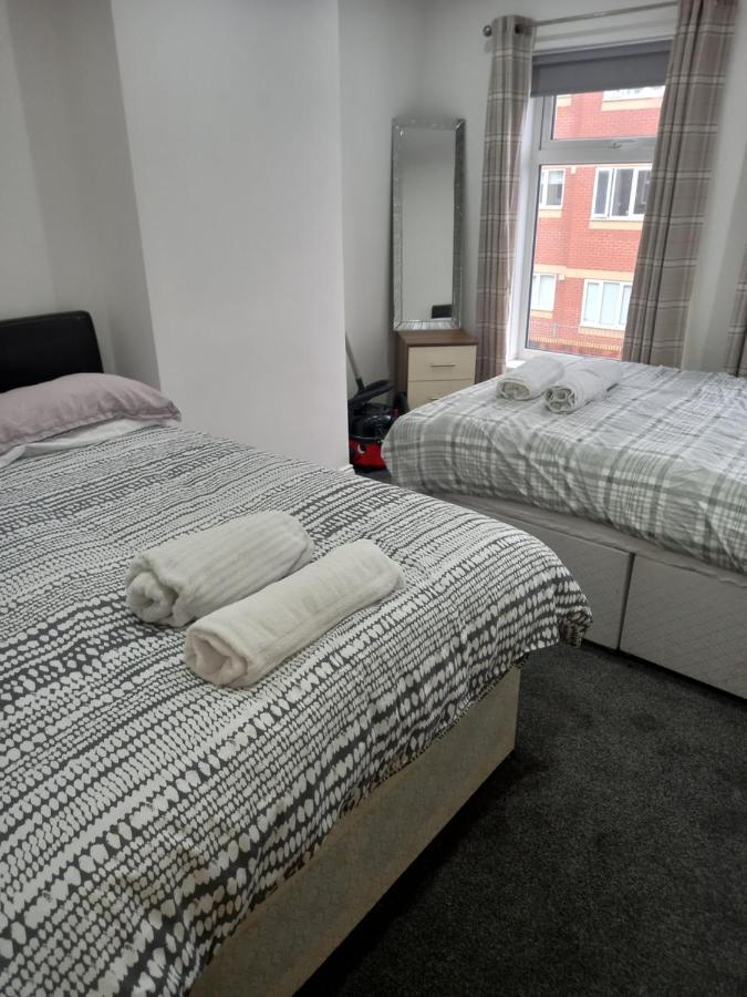 Apartment With Roof Terrace Close To City Centre Cardiff Zewnętrze zdjęcie