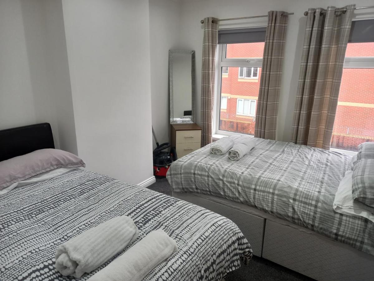 Apartment With Roof Terrace Close To City Centre Cardiff Zewnętrze zdjęcie
