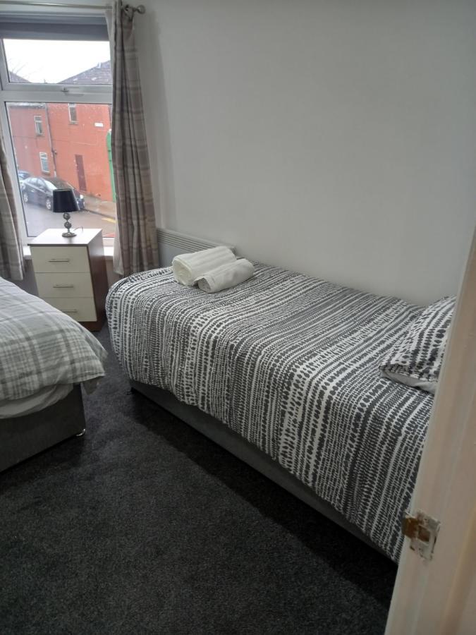 Apartment With Roof Terrace Close To City Centre Cardiff Zewnętrze zdjęcie
