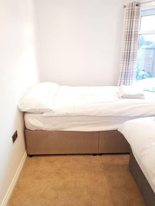 Apartment With Roof Terrace Close To City Centre Cardiff Zewnętrze zdjęcie