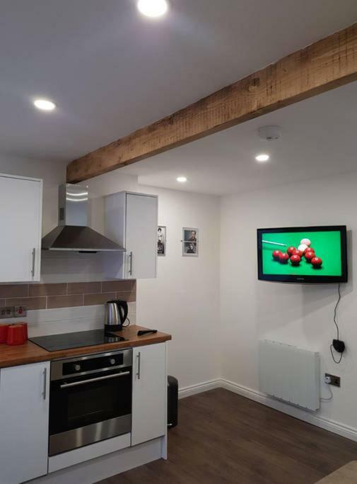 Apartment With Roof Terrace Close To City Centre Cardiff Zewnętrze zdjęcie