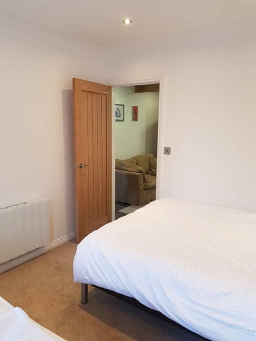 Apartment With Roof Terrace Close To City Centre Cardiff Zewnętrze zdjęcie