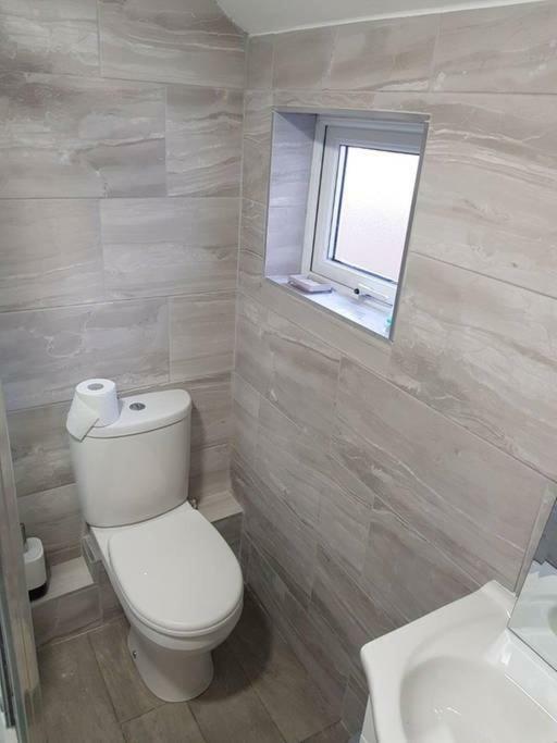 Apartment With Roof Terrace Close To City Centre Cardiff Zewnętrze zdjęcie
