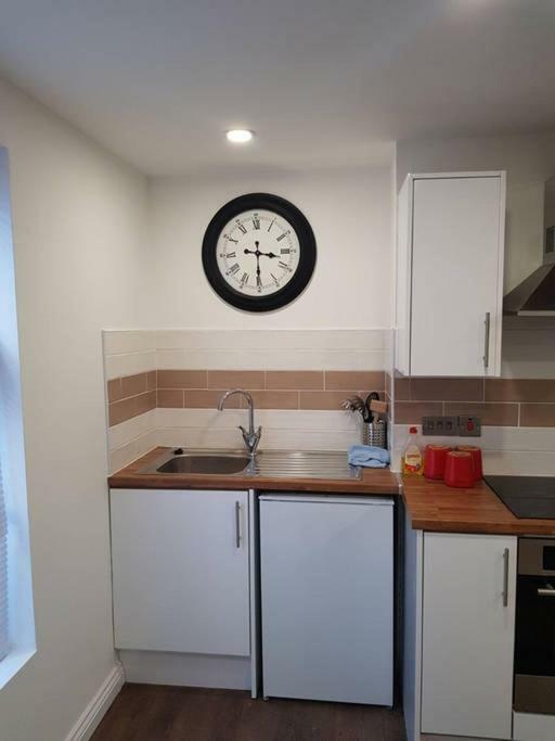 Apartment With Roof Terrace Close To City Centre Cardiff Zewnętrze zdjęcie
