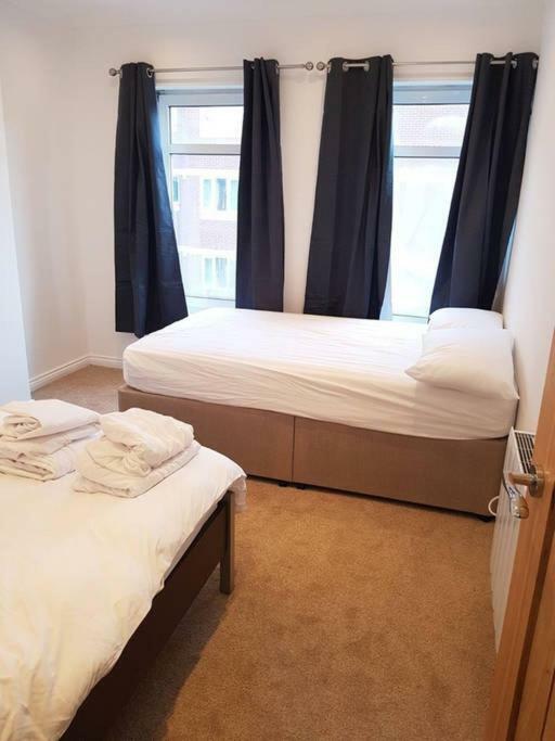Apartment With Roof Terrace Close To City Centre Cardiff Zewnętrze zdjęcie