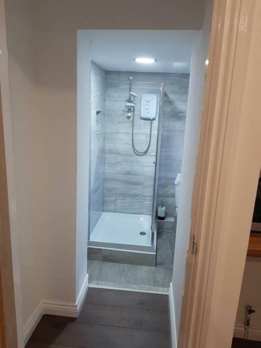 Apartment With Roof Terrace Close To City Centre Cardiff Zewnętrze zdjęcie
