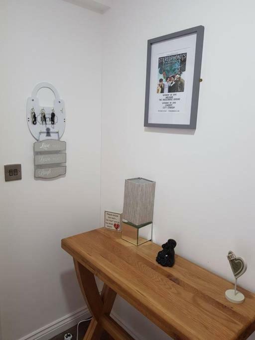 Apartment With Roof Terrace Close To City Centre Cardiff Zewnętrze zdjęcie