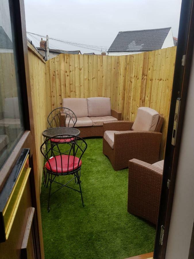 Apartment With Roof Terrace Close To City Centre Cardiff Zewnętrze zdjęcie