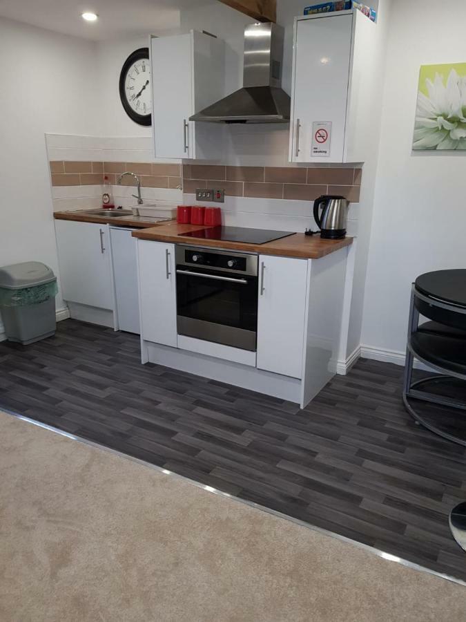 Apartment With Roof Terrace Close To City Centre Cardiff Zewnętrze zdjęcie